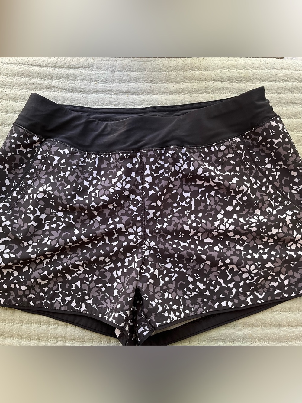 Lands' End Black & White Floral-Print Athletic Shorts